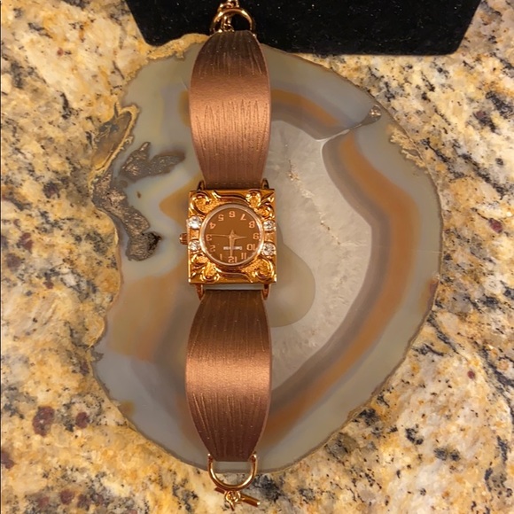 Charles Latour pink w leather band watch NIB - Picture 9 of 16